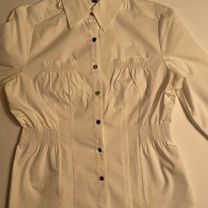 Elements buttons down shirt size M. 2/3 long sleeves, color white, front pockets